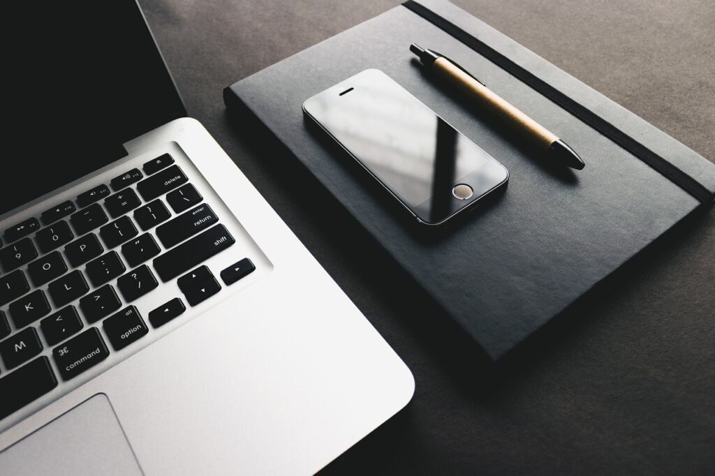 Tech Gadgets You Cannot Live Without in 2024: Essential Tools for the Contemporary Customer