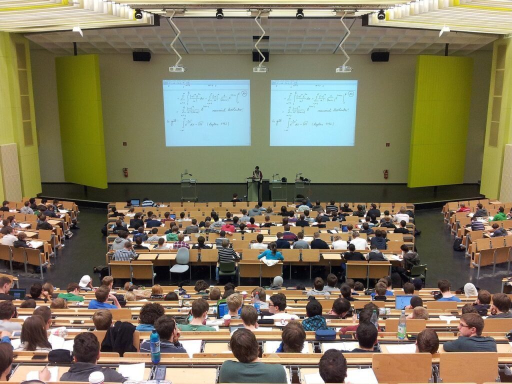 The Function of Technology in Changing University Education: Novel Ideas and Consequences